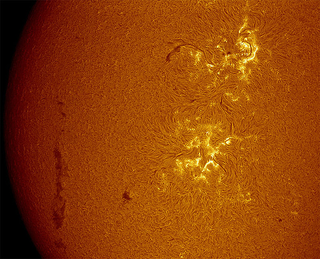 Illustration for article titled Solar Eruptions Captured By DiY Astronomer